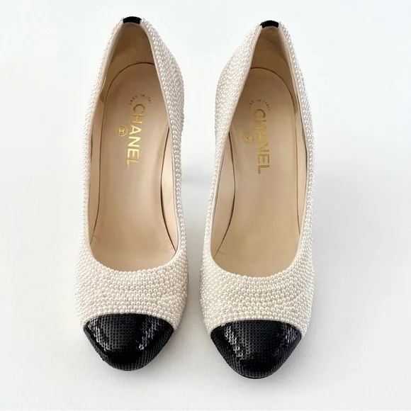 CHANEL || CC Logo Pearl Embellished Black Cap Toe Sequin High Heel Pumps EU 40 - Picture 5 of 15